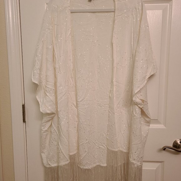Torrid Bohemian Fringed Embroidered Kimono Off-white Plus Size 3 - Picture 1 of 8